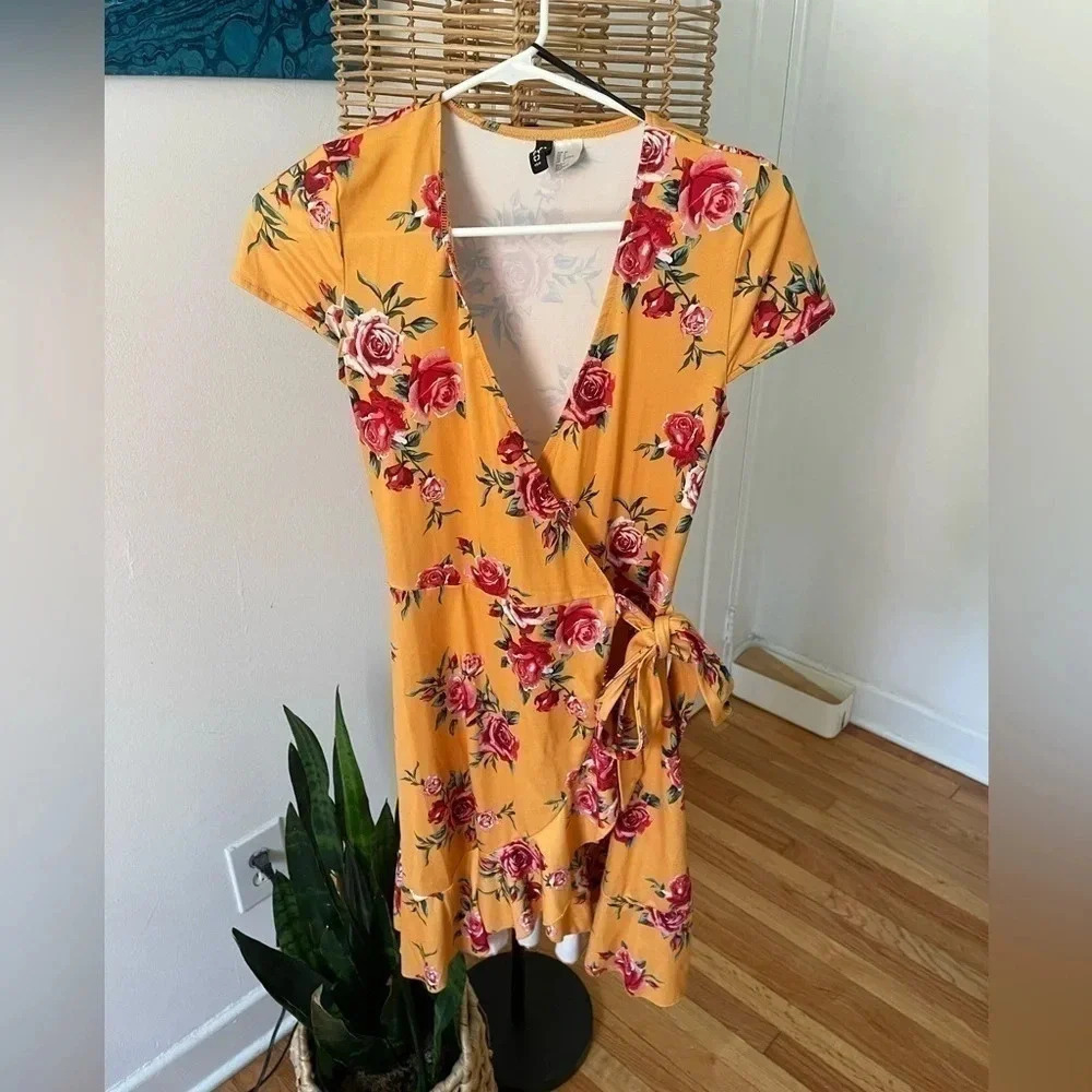 H&M Yellow Floral Wrap Dress / size 2 / mustard